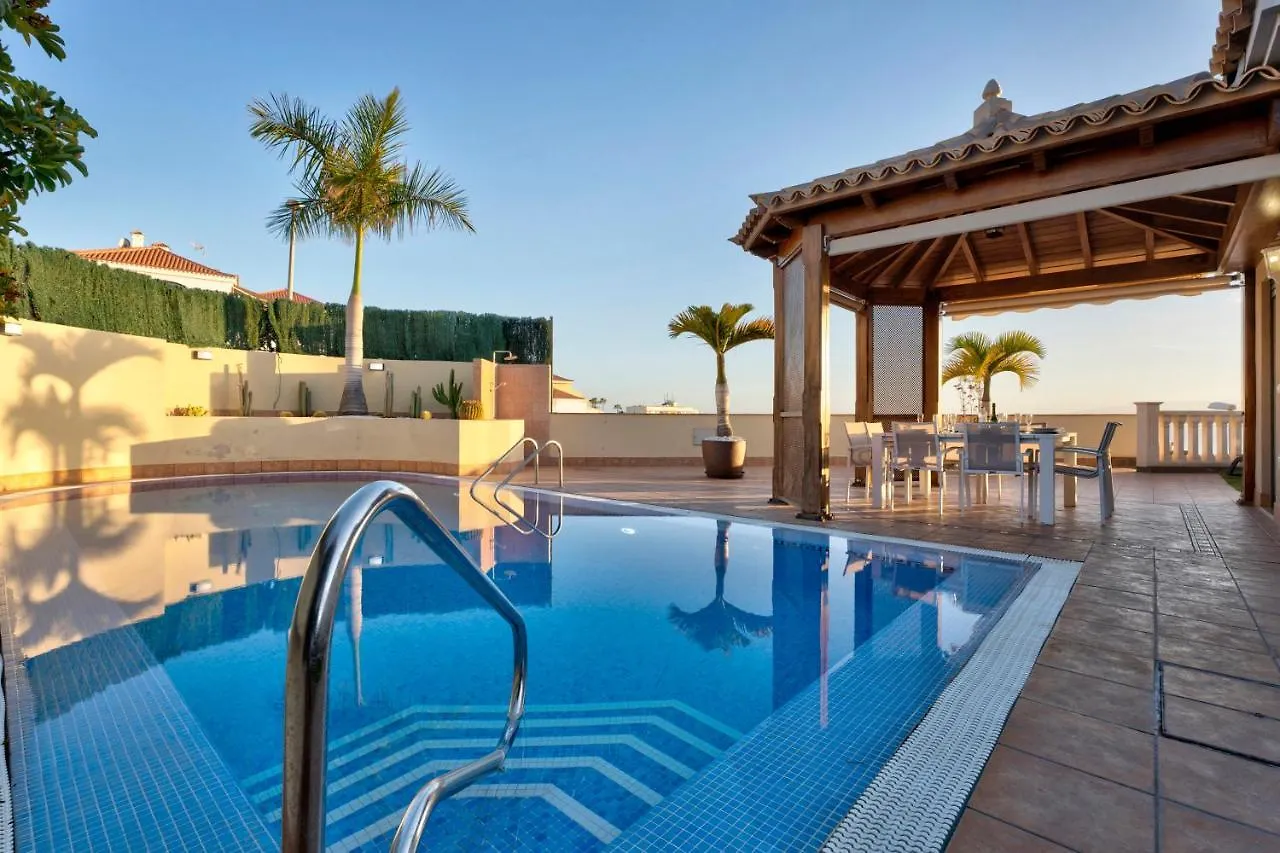 Magnifica Villa Happy Holidays Con Piscina En Los Gigantes Puerto de Santiago  Spain