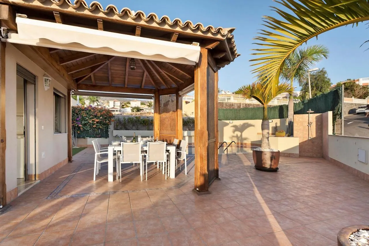 Magnifica Villa Happy Holidays Con Piscina En Los Gigantes Puerto de Santiago  Spain